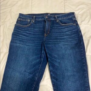 GAP STRAIGHT LEG BLUE JEANS